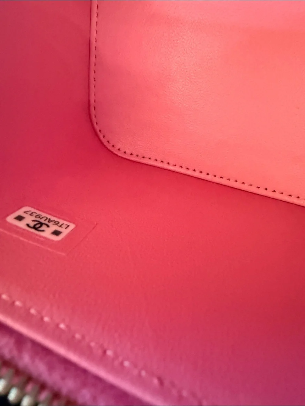 Chanel 22S/22P Pink Quilted Lambskin Vanity on Chain | Microchipped & Authentic - Picture 11 of 12